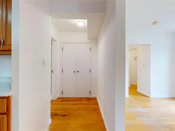 124-01 Hillside Avenue image 18 of 20