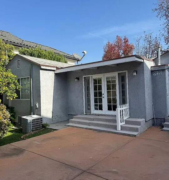 4503 Tobias Ave — Photo 4