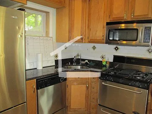5 bed, 1550 sqft, $6,200 — Photo 4