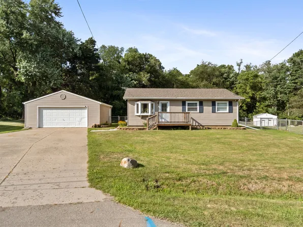 1308 W Southfield Dr, Jackson, MI 49203