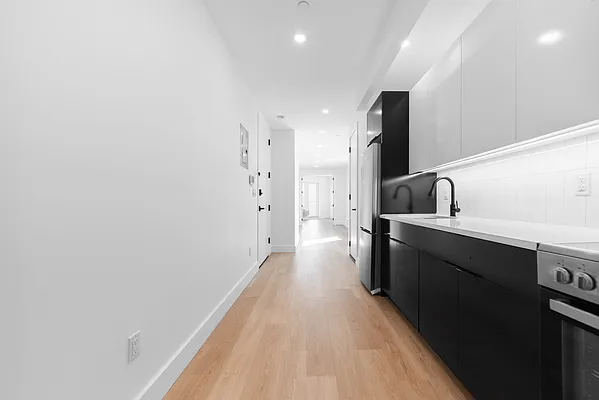 Rented by Leasing Management LLC | media 20