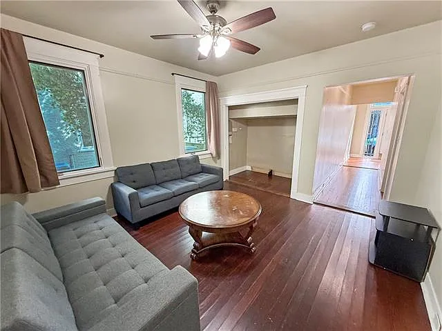 3 bed, 3.0 bath, 2390 sqft, $3,100 — Photo 4