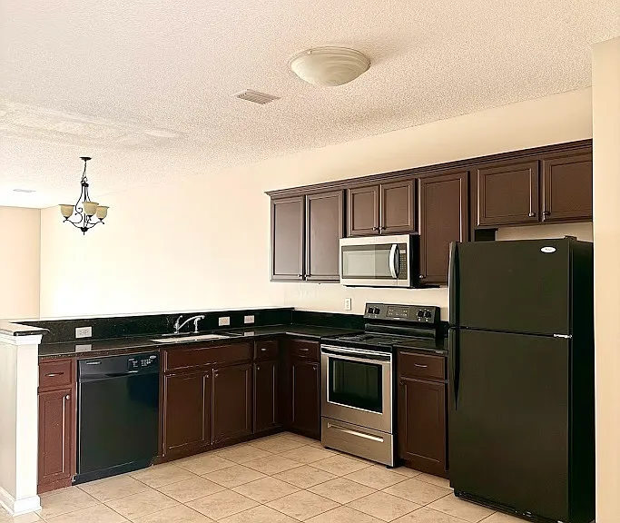 216 Inlet Reach Cir — Photo 3