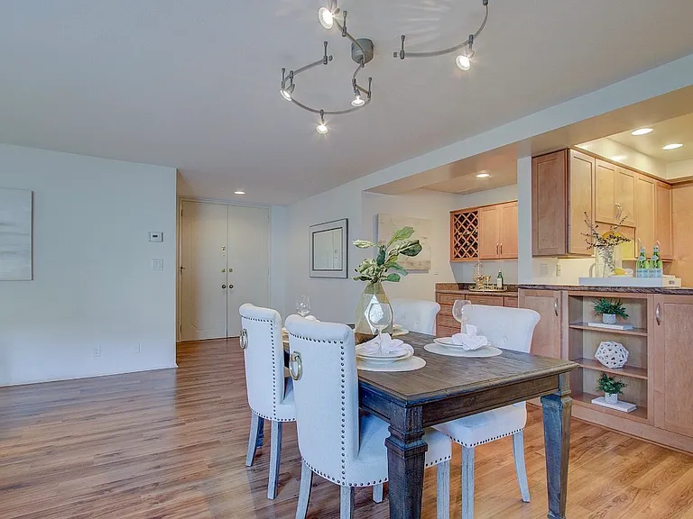 10707 Camarillo St #214 — Photo 6