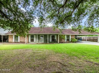 100 Pirogue Rd, Carencro, LA 70520