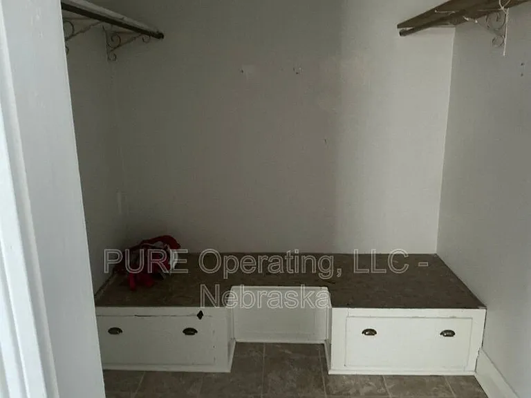 810 E Erie St #1 — Photo 14