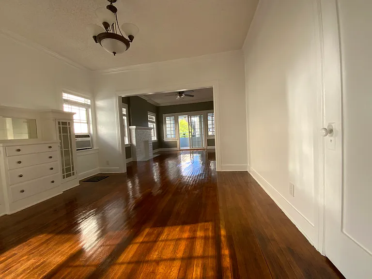 5429 1/4 Harold Way — Photo 4