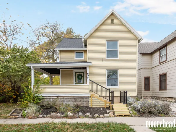 207 Page St NE, Grand Rapids, MI 49505