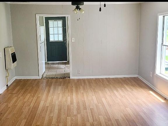 5th image of 820 Live Oak St