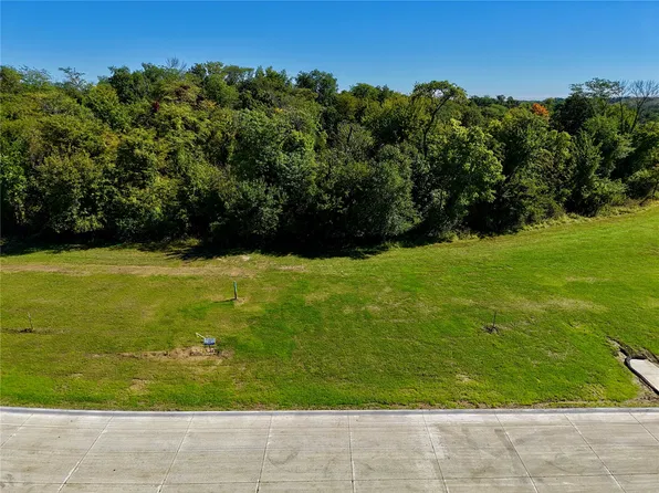 2120 Kestrel Dr SE, Cedar Rapids, IA 52403