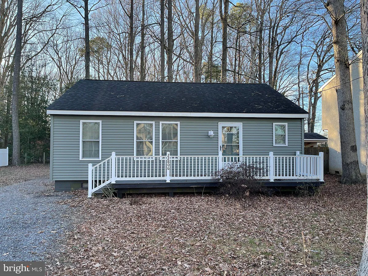 Building Photo - 22806 Sycamore Dr