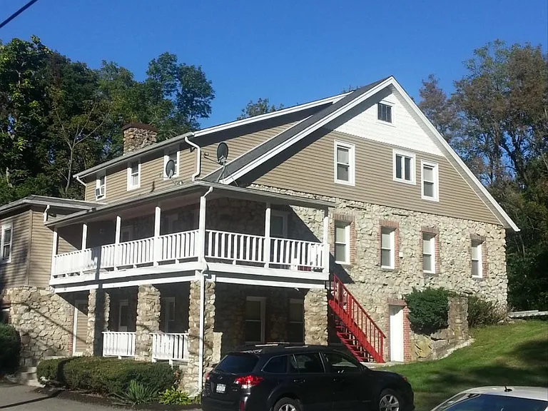 92 Old Glenham Rd #4 — Photo 1