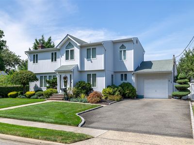 27 Beverly Road, Farmingdale, NY, 11735