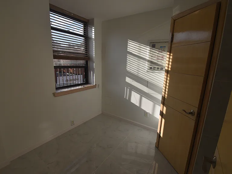 145 Smith St #2 — Photo 6