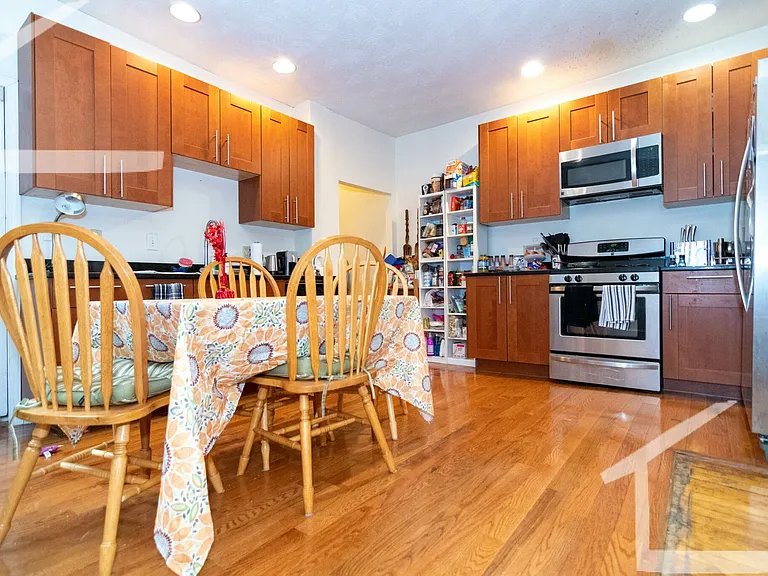 8 Glenville Ave #2 — Photo 16