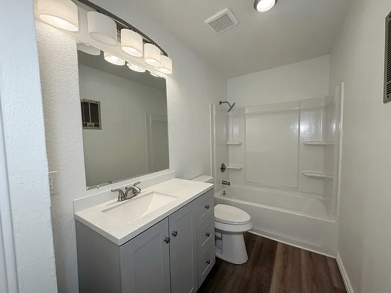 1108 Park Dr — Photo 10