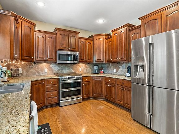 4th image of 4609 N 121st Ter