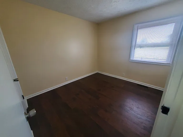 603 S Maplewood Dr — Photo 2
