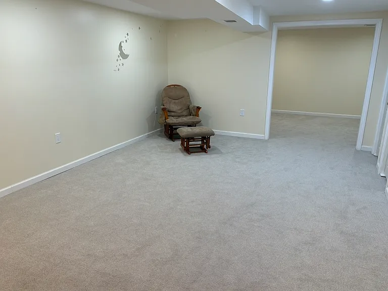 121 Cadogan Way — Photo 24