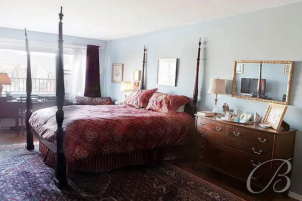 Sold by Bellmarc Realty | media 4