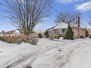 22 Chappel Hill Rd, Toronto, ON M3M 1M2