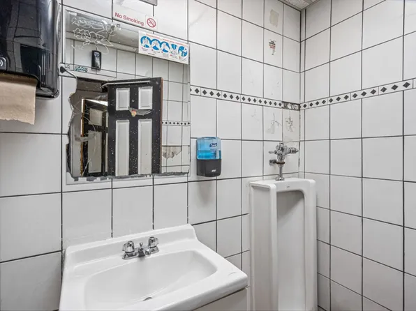 83-18 Parsons Boulevard image 14 of 18