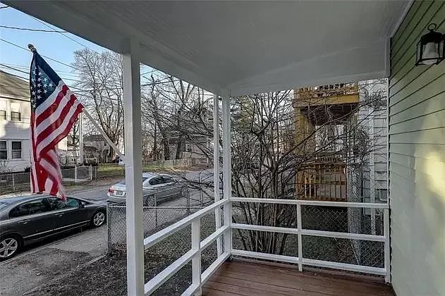 21 Ashton St — Photo 2