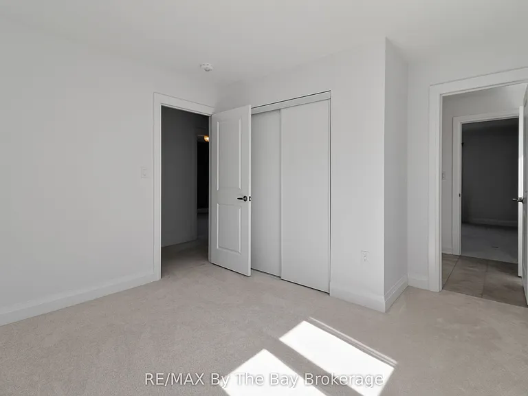52 Amber Dr — Photo 38