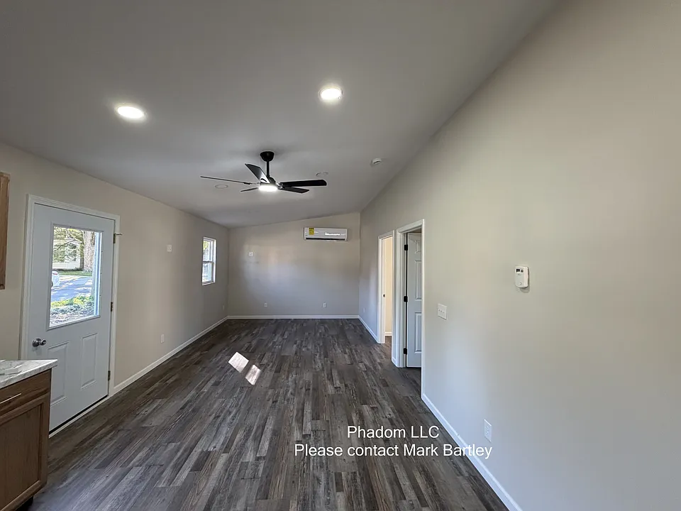 217 W Maple Ave
