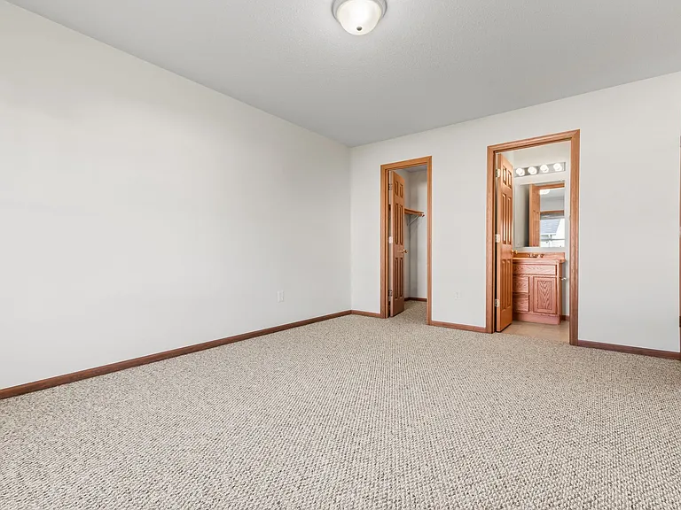 Woodland Creek Townhomes - Saginaw, MI — Photo 11