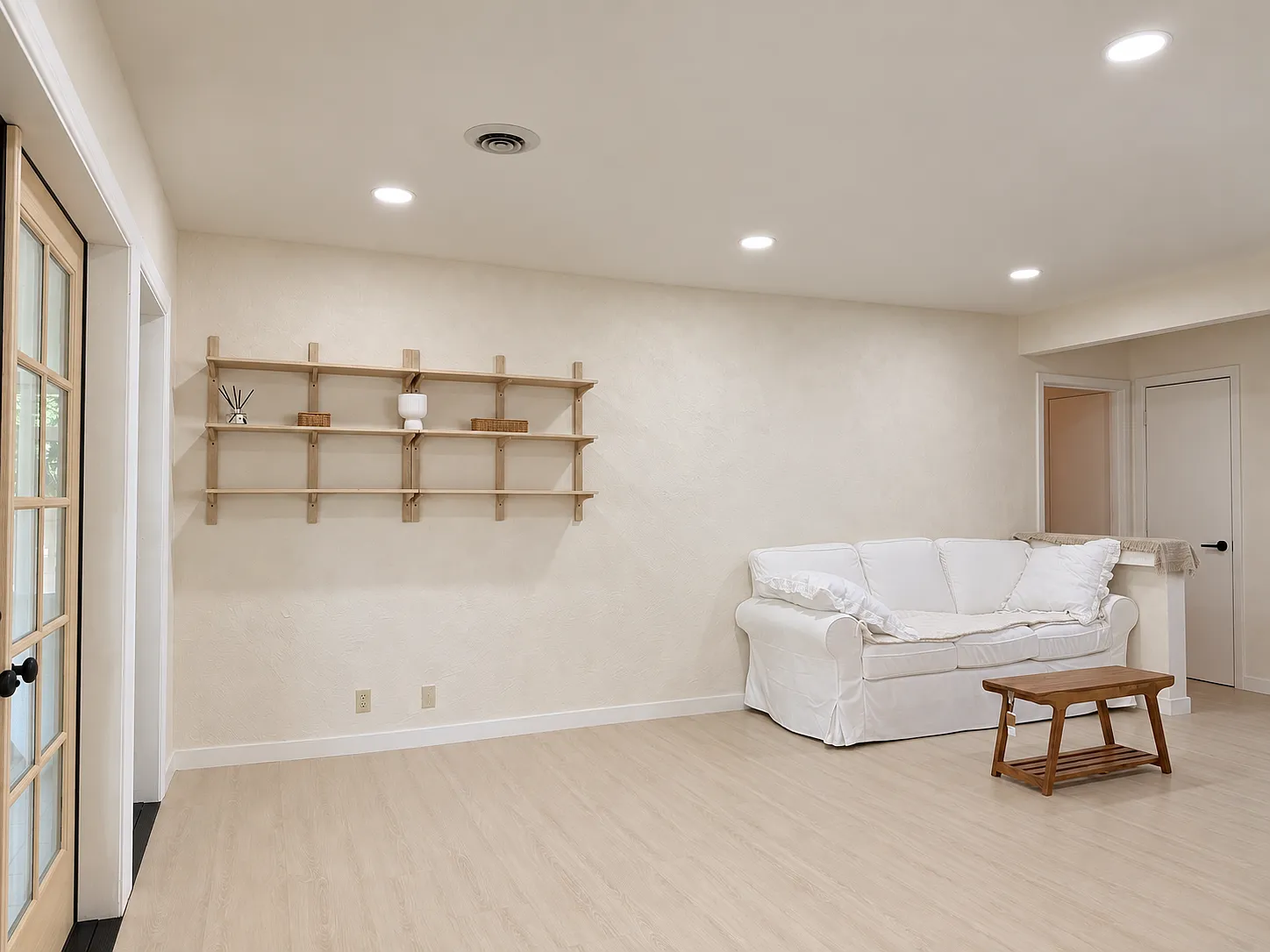 3 bed, 1200 sqft, $4,499 — Photo 2