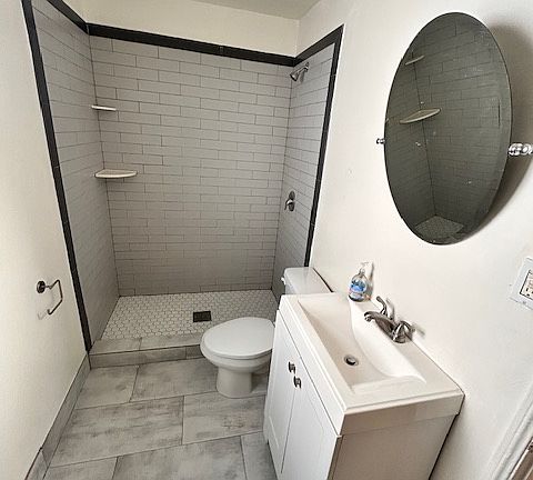 4th image of 7651 Oakwood Ave #2
