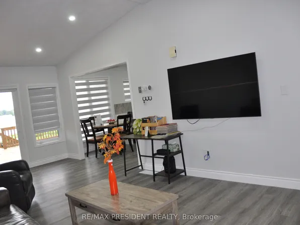 17 Cedar Bay Rd, Kawartha Lakes, ON L0K 1B0