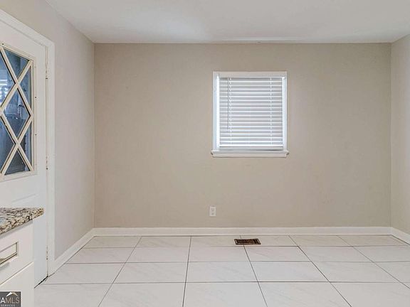 5th image of 2446 Lynn Iris Dr