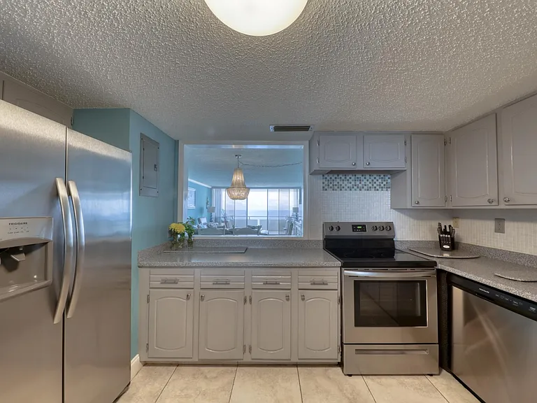 17920 Gulf Blvd — Photo 11