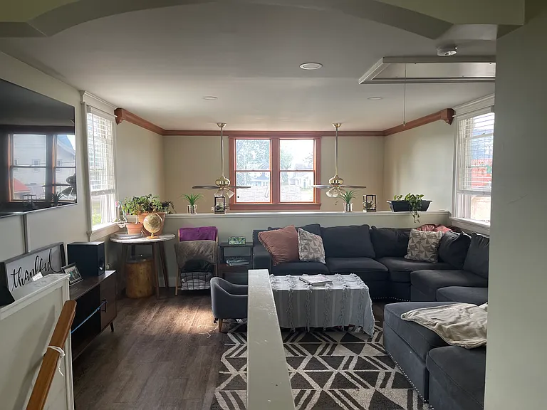 432 E East St — Photo 26