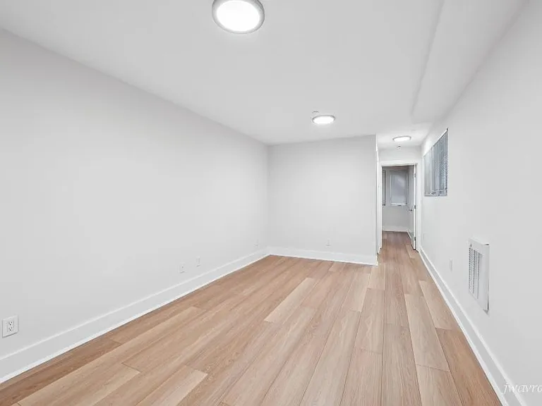 138 Clinton Park #C — Photo 5