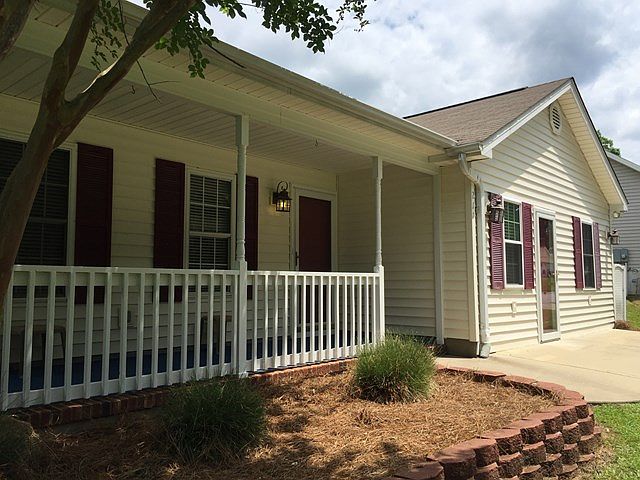 1st image of 211 Winding Creek Dr