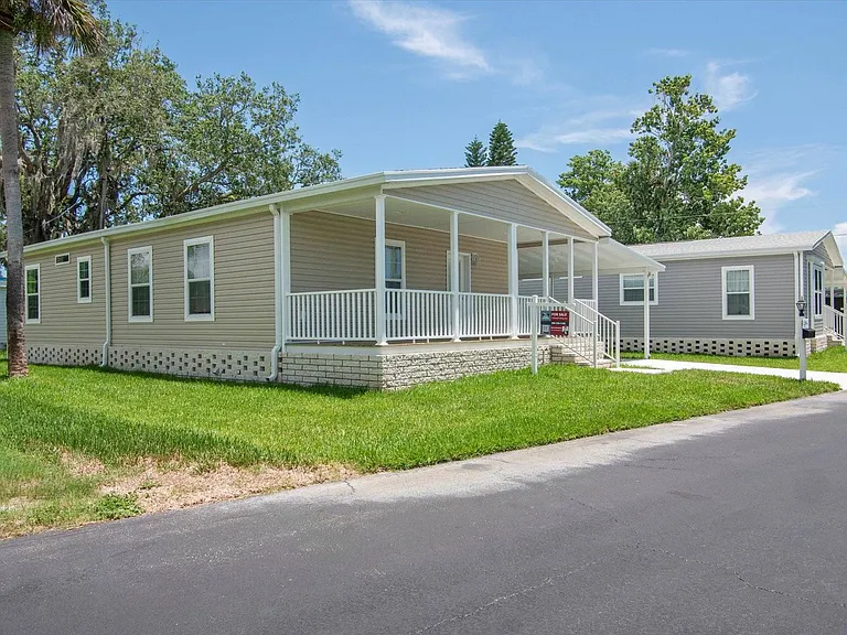 1284 Plymouth Pl — Photo 6