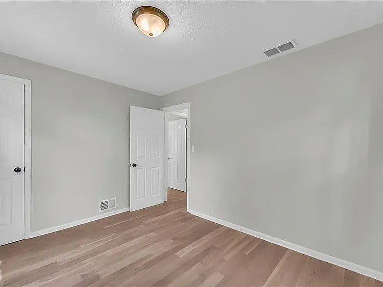 7029 Beverly St — Photo 14