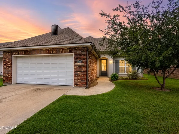 306 Adry Ln, Youngsville, LA 70592