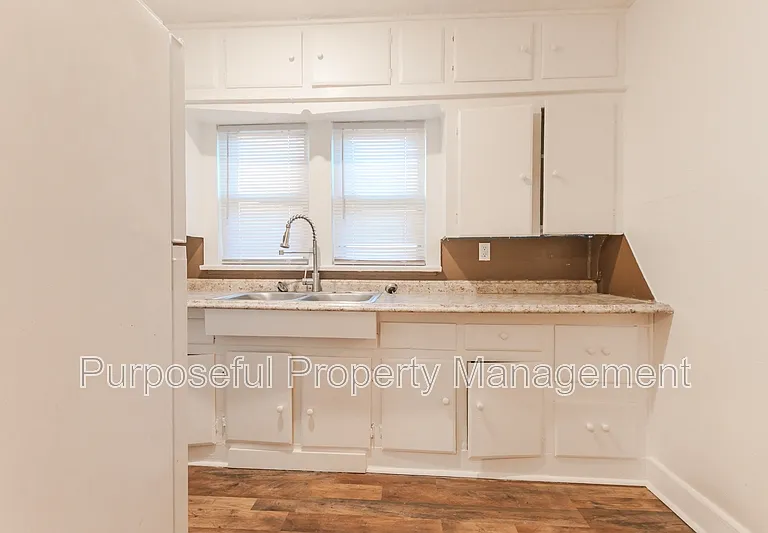 1609 NE 18th St — Photo 11