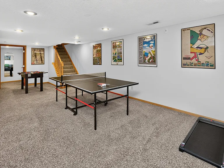 202 NW Sharmin Dr — Photo 3