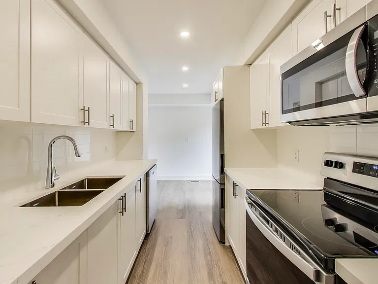 400 Woodsworth Rd #390 — Photo 1