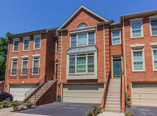 122 Mendon Ln SW, Vienna, VA 22180