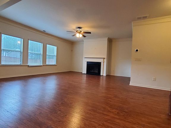 3rd image of 167 Stonewood Creek Ct