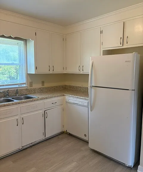 324 Shoreline Dr — Photo 6