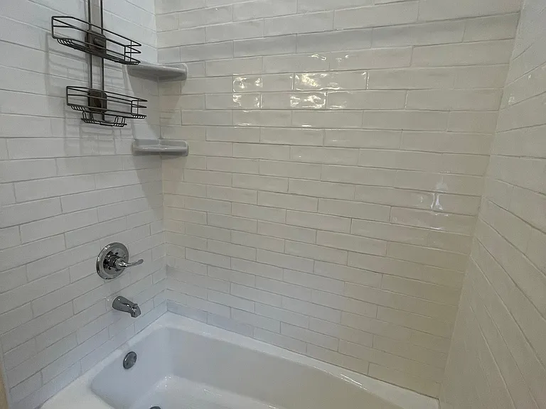 2511 W Beach St — Photo 16