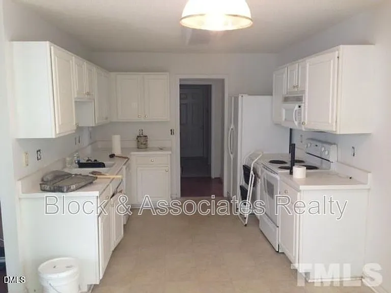 210 Brierridge Dr — Photo 4