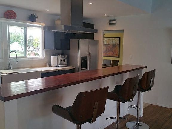 3rd image of 2021 E Blanchard Ave
